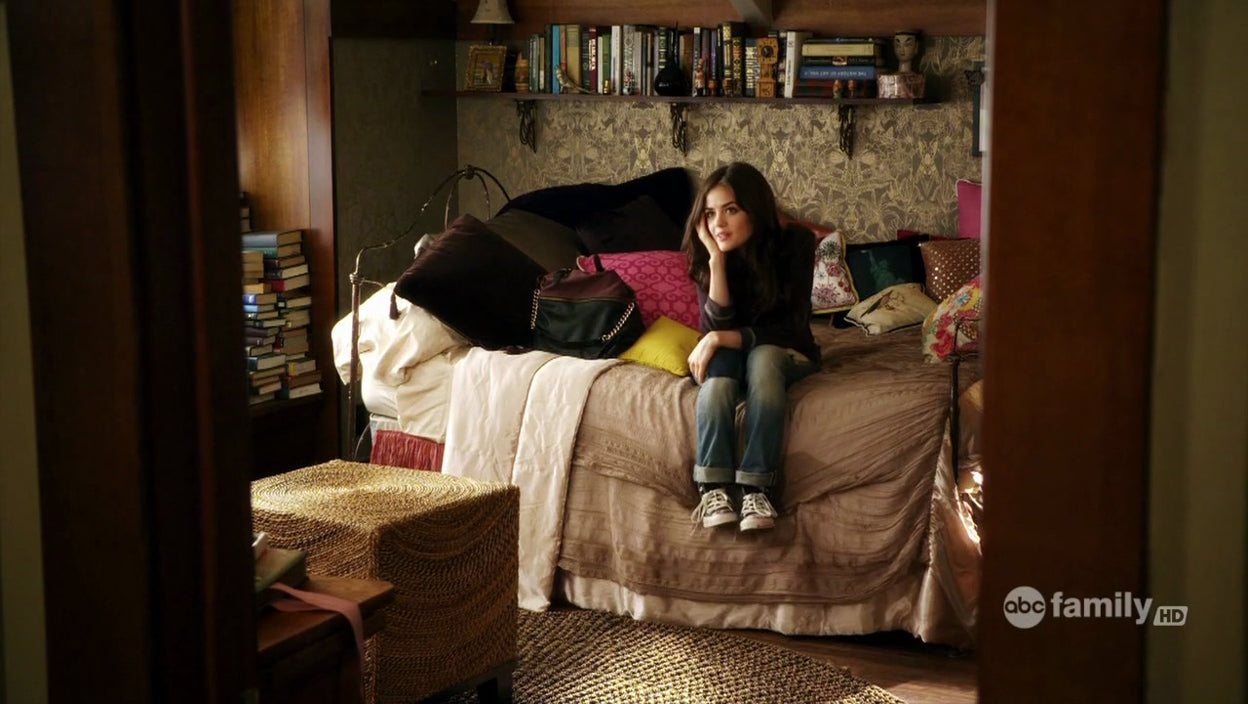 Pretty Little Bedroom Décor: Aria